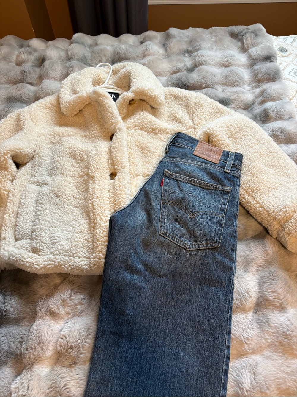 Levi's Relaxed Wide Leg Jeans in Classic Blue Denim - Picture 11 of 12